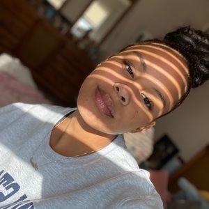 Meet your Posher, Ariana